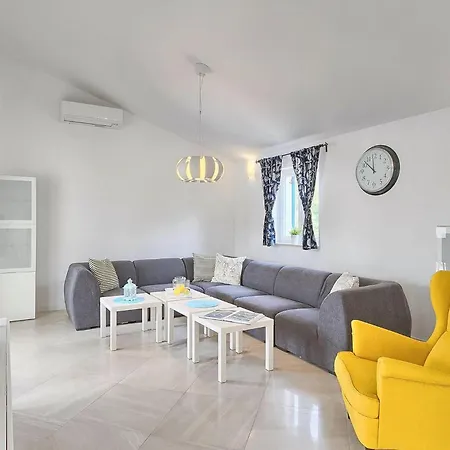 Holiday home Nada *